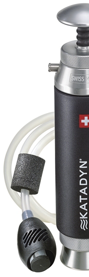 Katadyn Pocket je švýcarský vodní filtr s keramickým omyvatenlým filtrem. Slouží pro úpravu pitné vody, filtraci vody, ostranění nečistot, bakterií a prvoků. Katadyn Pocket je mechanický tlakový mikrofiltr s přímou ruční pumpou, omyvatelný hloubkový keramický filtr.